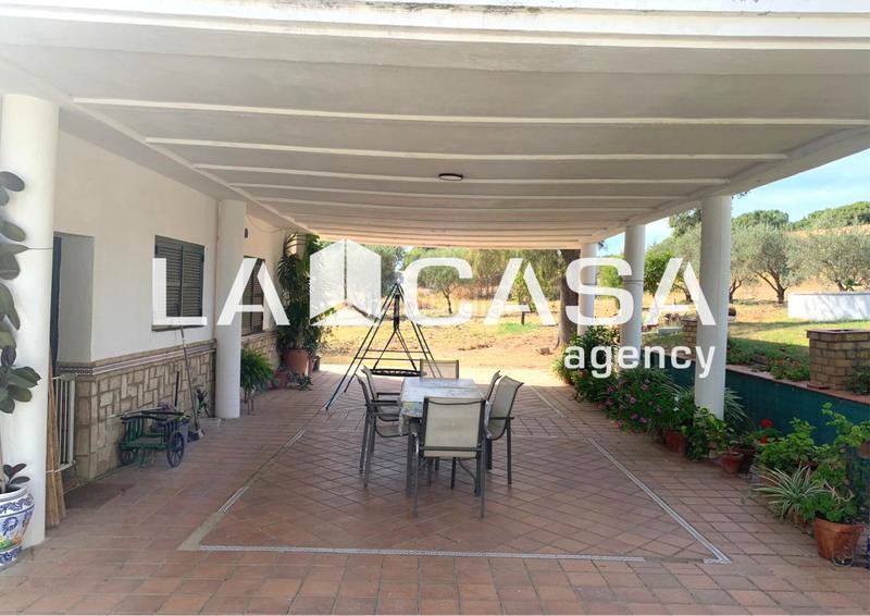 Foto 6f05d574-34f5-4ff1-bc87-512d1e55c1d5. Chalet avec parking piscine dans Sanlúcar la Mayor