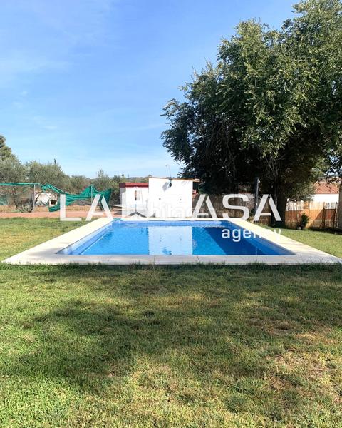 Foto bd4db268-ebc7-4407-8693-1b7bc86d5746. Chalet avec parking piscine dans Sanlúcar la Mayor