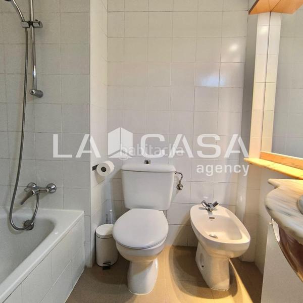 Foto a77e0c52-8cb1-4b1d-b36a-d8bbacdb5c33. Piso en colores - entreparques Sevilla