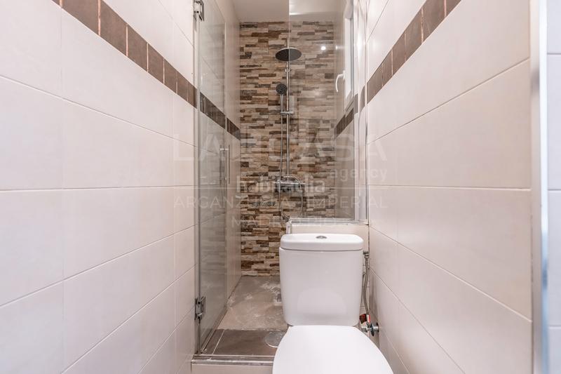 Foto b38c6ae8-2262-44b3-aa24-d51a6d04345f. Etagenwohnung mit heizung in Fuente del Berro Madrid