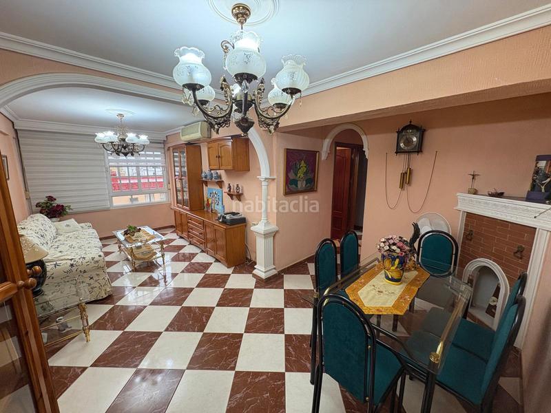 Foto 049f8b94-f6f1-48f2-9b2c-83f6cffe7fbd. Etagenwohnung in Juan XXIII - Rochelambert Sevilla