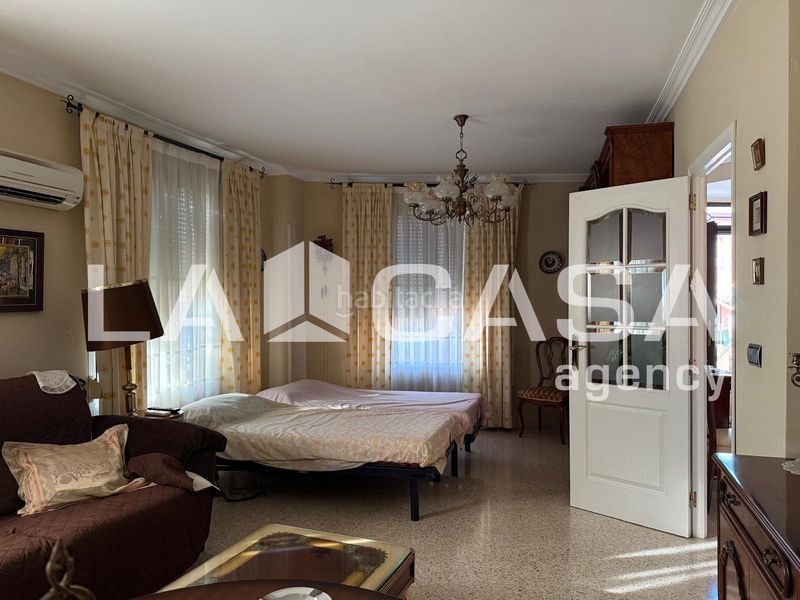 Foto 18e6b77c-87f2-4659-b666-95146c98e9e2. Casa adossada amb aparcament piscina a Avenida de Europa Montequinto