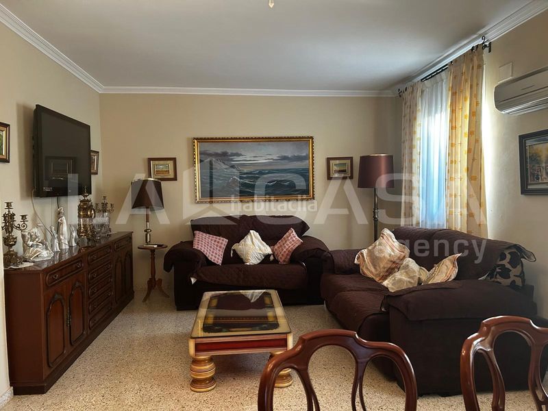 Foto 78a5daae-51d4-4d2d-98f3-64a48fad7930. Casa adossada amb aparcament piscina a Avenida de Europa Montequinto