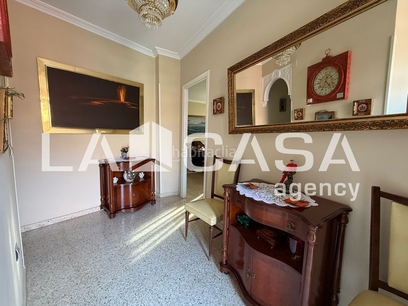 Foto 9a8395f5-9971-4ec1-9da3-c51566907f6e. Casa adossada amb aparcament piscina a Avenida de Europa Montequinto
