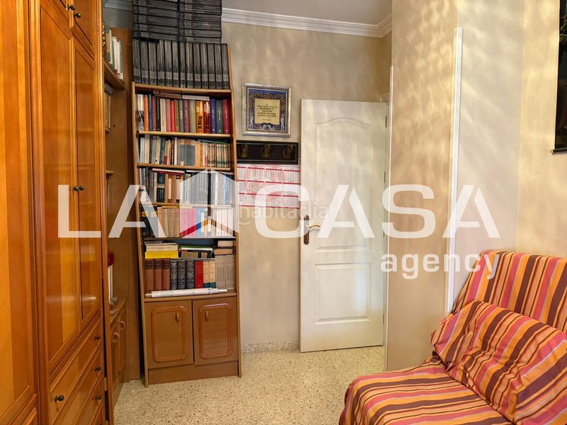 Foto af829686-3c9f-4b3f-bad5-48650169bbd1. Casa adossada amb aparcament piscina a Avenida de Europa Montequinto