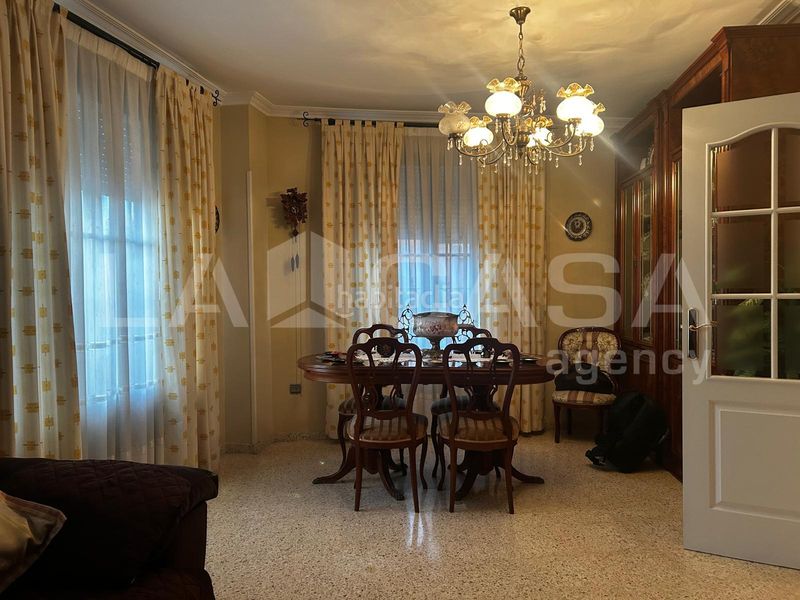 Foto f26038bc-416d-4cc9-8c05-db4d4968866a. Casa adossada amb aparcament piscina a Avenida de Europa Montequinto