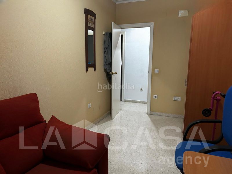 Foto d6565fac-7fc1-4383-96e2-5307b49611d8. Piso en Avenida de Europa Montequinto