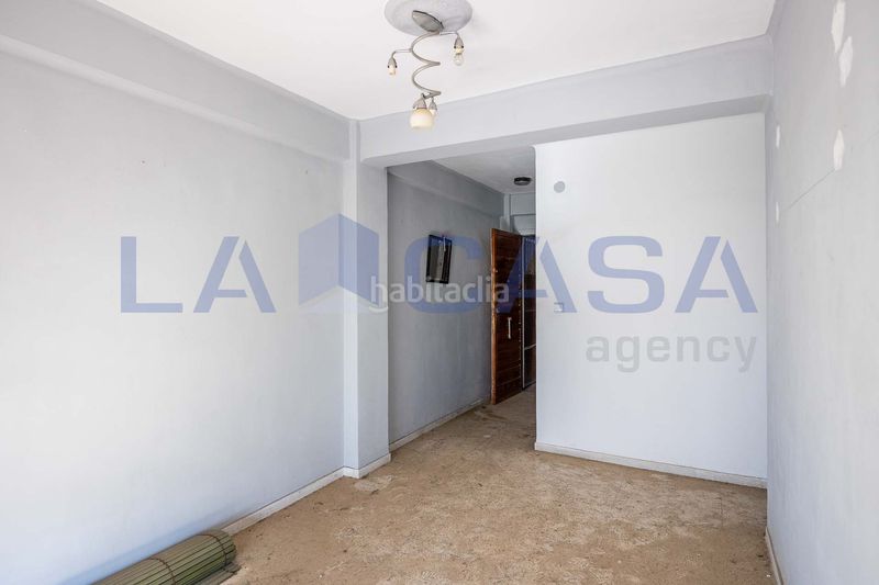 Foto a50398d5-0a8f-4e8d-a5da-0bba927aa0e0. Pis a Cruz Roja Sevilla