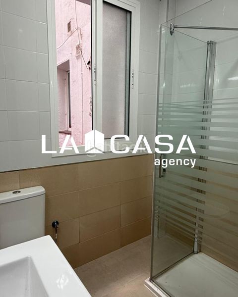 Foto 74bdeed4-0be5-4211-aff0-12473988d575. Piso en Feria Sevilla