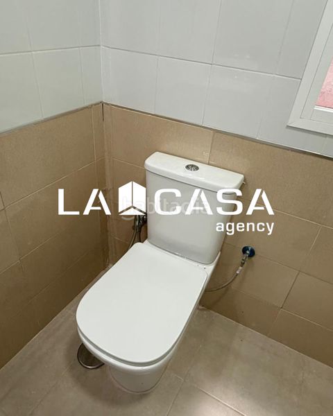 Foto bff93608-bf7c-4918-9cd4-792b8229ed23. Piso en Feria Sevilla