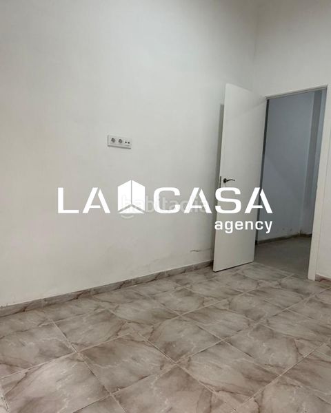 Foto e947b373-b2c2-44f6-8088-55c5dd894450. Piso en Feria Sevilla