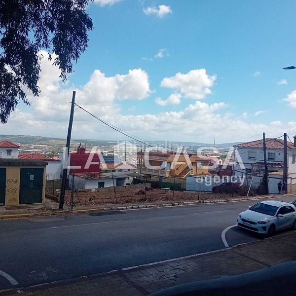 Foto 188d0492-3472-4832-8e20-e957deb14b2e. Terreno residencial en San Bernabé Algeciras