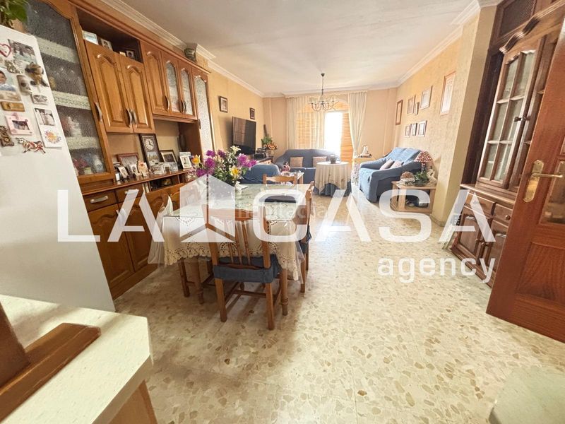 Foto 6d33c4fb-7ea3-4beb-ad1f-eccc4d7351db. Casa amb aparcament a Casco Antiguo Algeciras