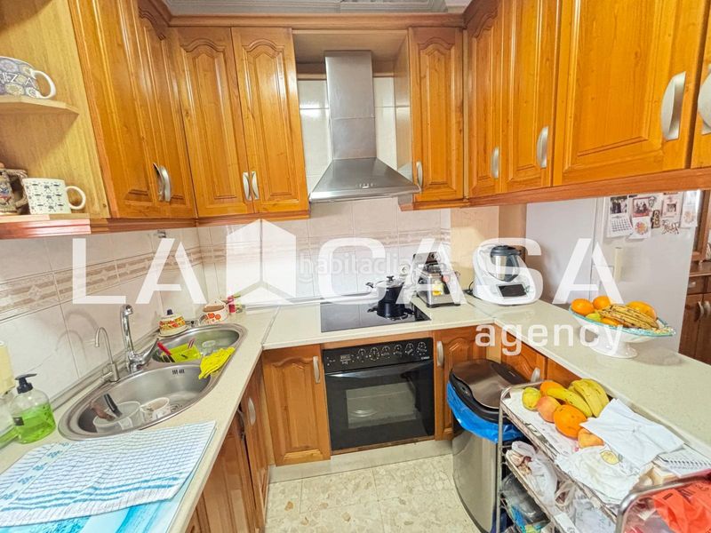 Foto f841e081-8f17-426c-96c7-4ff1af099d22. Casa amb aparcament a Casco Antiguo Algeciras