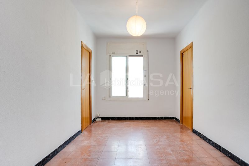 Foto b286a8a4-a72e-48a9-bf29-ca4cf356a9b2. Pis a Provençals del Poblenou Barcelona