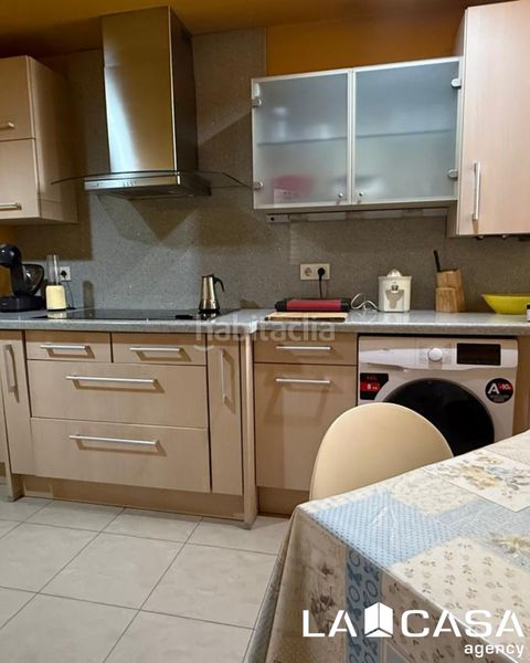 Foto b2f80bed-cc38-4261-ba03-39abbed695b7. Pis amb aparcament piscina a Urbadiez - Entrepuentes Sevilla