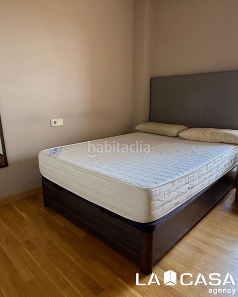 Foto de807370-7efb-43cc-8661-eb21c6e260f9. Pis amb aparcament piscina a Urbadiez - Entrepuentes Sevilla