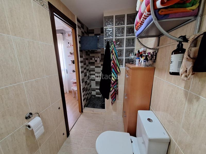 Foto 32ff6921-b1b4-4125-8c59-0d6fe31e15f5. Piso  todo exterior, soleado con garaje y trastero al lado avd. onil en Castalla