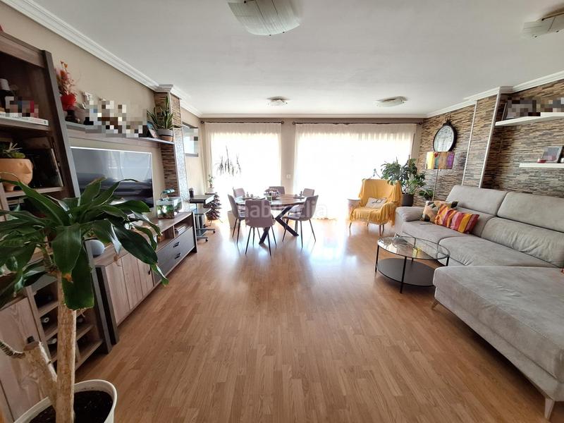 Foto b6ef7d2d-b42c-4089-9091-ab539ea557ea. Piso  todo exterior, soleado con garaje y trastero al lado avd. onil en Castalla