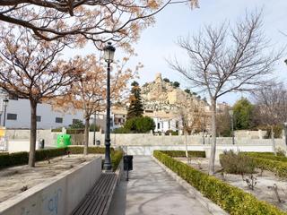 Appartement à Castalla. Oportunidad piso de 4 dormitorios y con dos grandes patios al la