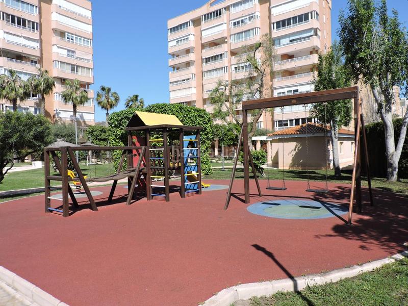 Foto 2181a02f-6b22-44c5-ba7d-628dfedccc78. Piso  todo exterior, soleado, urb. completa, garajetrastero a 5 minutos Playa de San Juan en Alicante