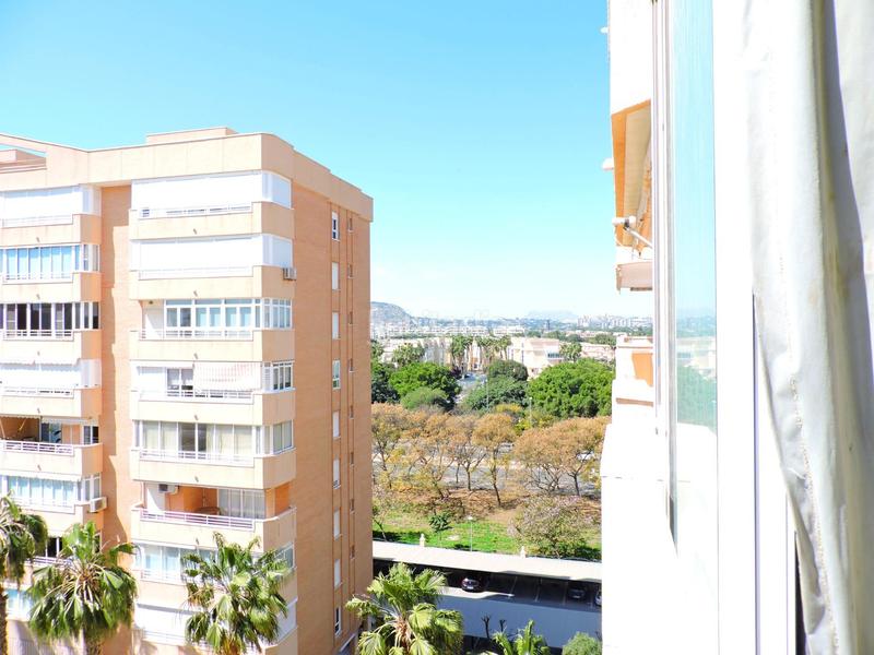 Foto b6e1fddc-83d6-4c61-b202-d87d52e5c3c7. Piso  todo exterior, soleado, urb. completa, garajetrastero a 5 minutos Playa de San Juan en Alicante