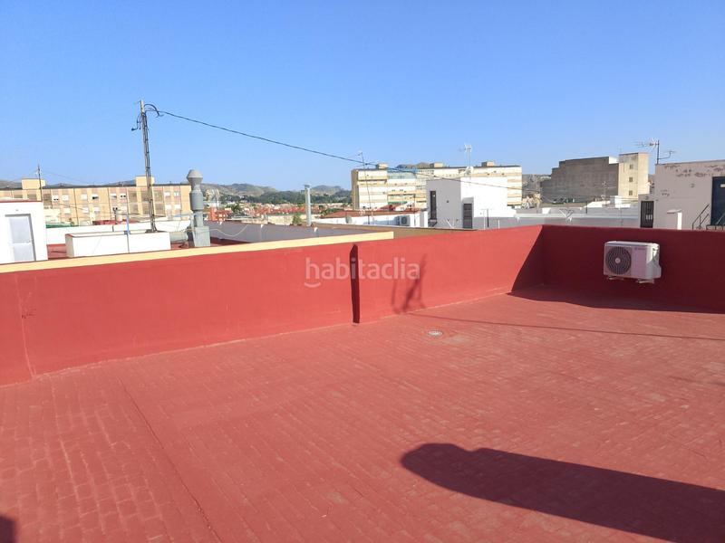 Foto 026a6e06-9446-44e2-b47a-1794ef569588. Piso soledado piso, semireformado con ascensor cerca avd chapi en Elda