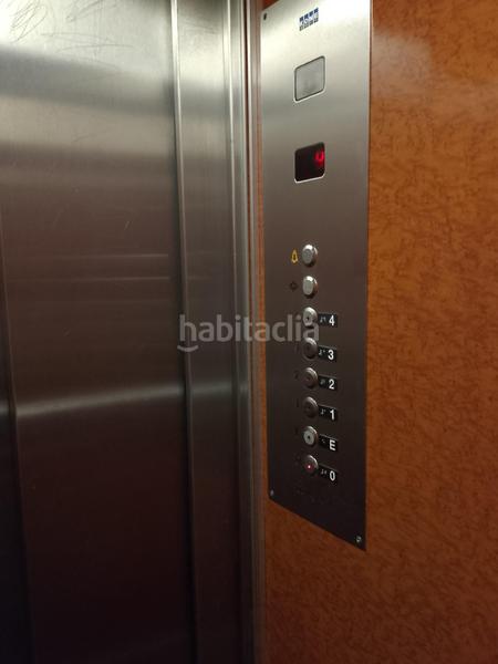 Foto 6c33aa7c-1db9-48a5-880d-1da37030f154. Piso soledado piso, semireformado con ascensor cerca avd chapi en Elda