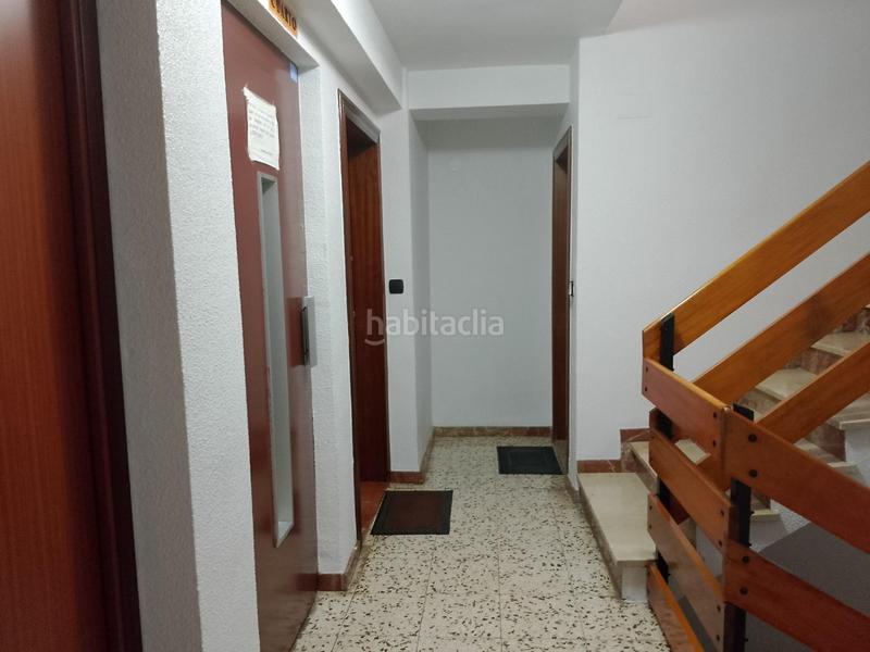 Foto 8e000b4e-44b0-4e3b-b88f-fb2c1c5f8292. Piso soledado piso, semireformado con ascensor cerca avd chapi en Elda