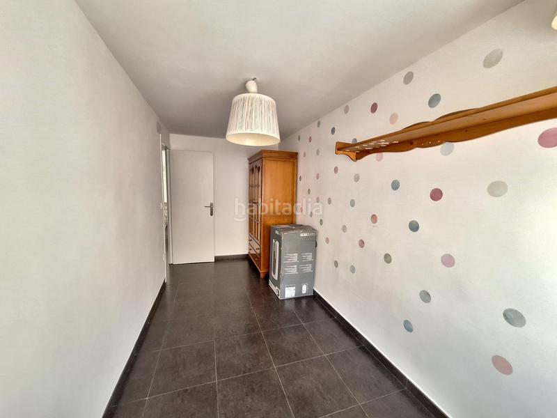 Foto a401f129-149c-4739-8cda-deeb8b39ab86. Piso soledado piso, semireformado con ascensor cerca avd chapi en Elda