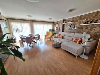 Piso en Castalla. Piso seminuevo con garaje y trastero  al lado del superm. hiperb