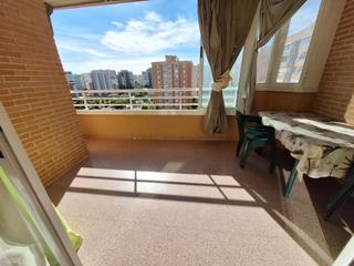 Appartement à Playa de San Juan. Luminoso piso con urb. completa y garaje con trastero en playa d