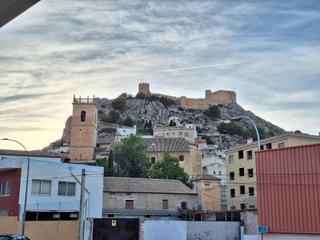 Appartement à Castalla. Piso seminuevo con gran trastero y dos plazas de garaje cerca ce