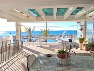 Chalet in Cabo de las Huertas. Chalet adosado con parcela o jardin frente o junto al mar o play