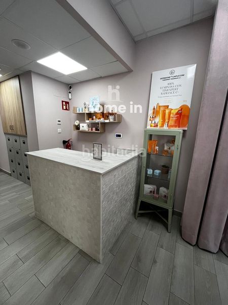 Foto b34e37b3-d228-4e37-ab76-104c657e59f9. Local comercial a Centre Tortosa