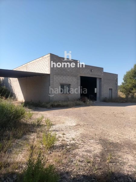 Foto 05fb4f3a-fdd4-4046-9c37-3e79a4536465. Bâtiment à usage industriel dans Batea