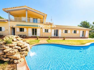 Chalet  Passeig de la capela. Espectacular chalet con licencia turística en urbanización sant