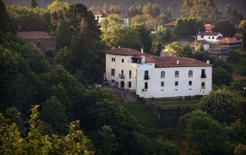 Foto d4e74074-fb5e-4016-8df7-3b9a80421537. Edifici a lugar la granja 12 a Salas
