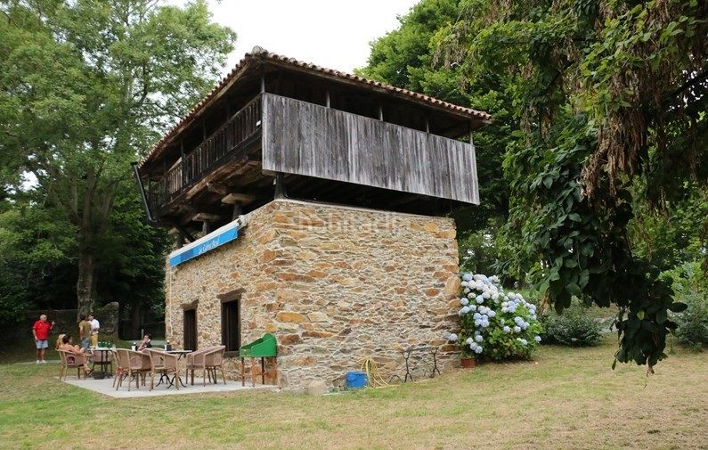 Foto edbf0de1-e1dc-4e86-b7bc-a376dfa4a76a. Edifici a lugar la granja 12 a Salas
