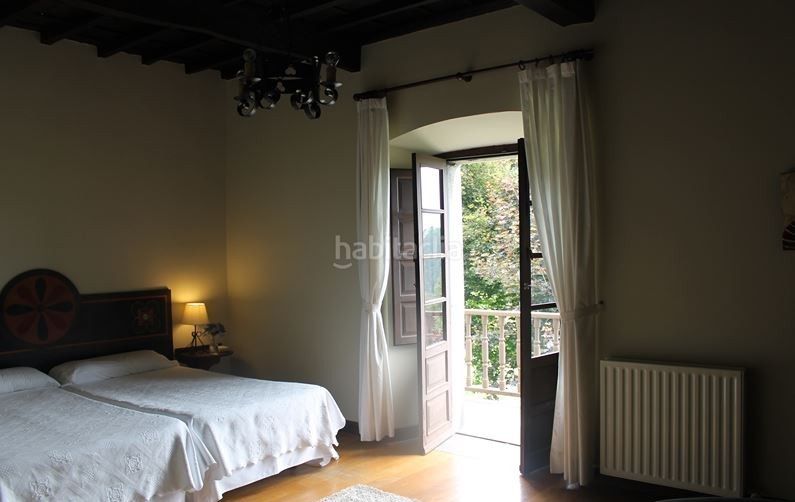 Foto f455b94a-c1ef-4335-b2cb-80e13410137a. Edifici a lugar la granja 12 a Salas
