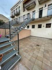 Pis a Estació de França. Estudio con amplia terraza en el centro de mollet