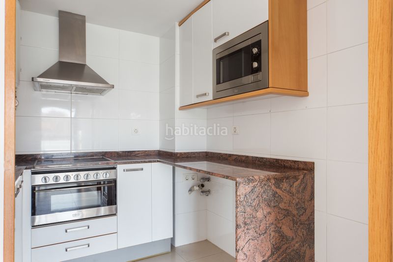 Foto b8aa3db3-f03f-4a36-84b9-1484b02b8c24. Pis a carrer frederic mompou 26 a Lledoner Granollers