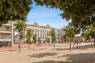 Etagenwohnung in Plaça dolors miralles 14