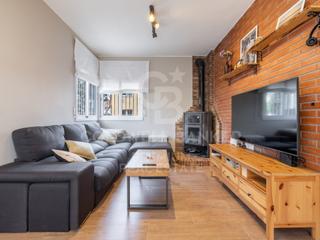Maison  N/a. Dos viviendas en una