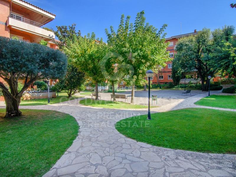 Foto 58dee301-b00b-4e96-88a0-d369b27bdec7. Planta baixa a Eixample Sant Cugat del Vallès