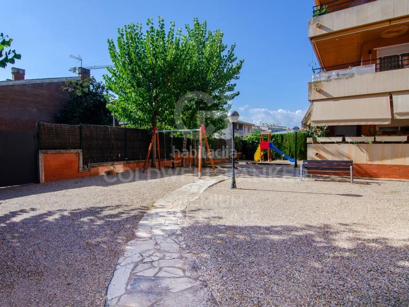 Foto 9a872e7e-0256-4c53-9bcd-56b5b3133ee2. Planta baixa a Eixample Sant Cugat del Vallès