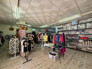 Business premise in Roquetas pueblo. Local en venta en carretera mojonera - cortijos de marín