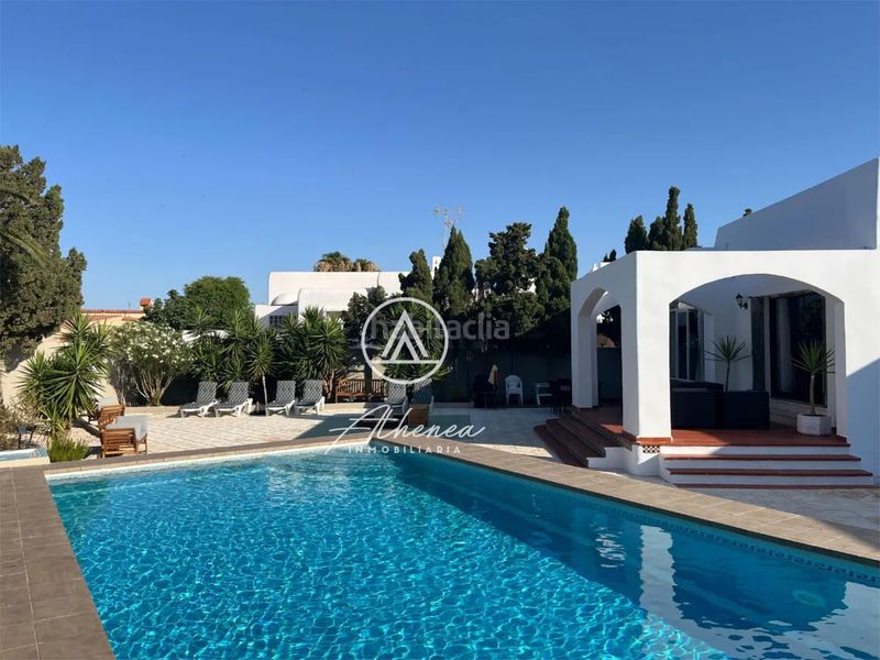 Foto 4b98ba08-4e13-4768-96a7-c527ece904c0. Chalet exclusividad, rentabilidad y calidad de vida en una villa única en Roquetas de Mar