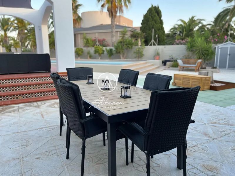 Foto 6a195c18-e48e-43ac-a8a4-66d466d05fd3. Chalet exclusividad, rentabilidad y calidad de vida en una villa única en Roquetas de Mar