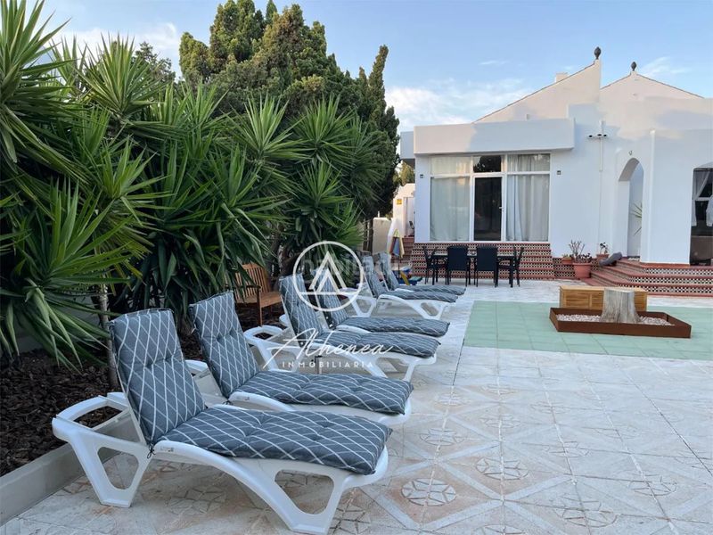 Foto 9ecabce8-92ad-46b2-a080-5dde6c6d1a65. Chalet exclusividad, rentabilidad y calidad de vida en una villa única en Roquetas de Mar